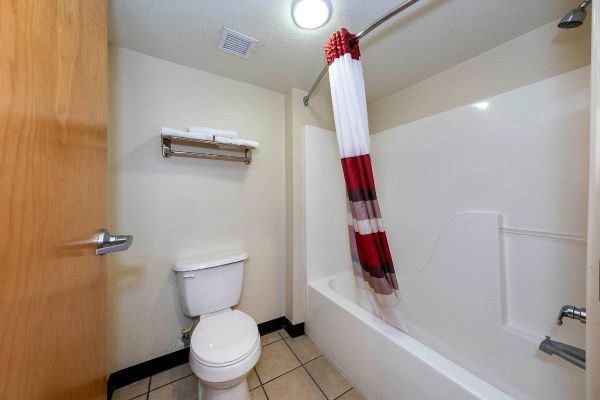Hotel Red Roof Suites Biloxi